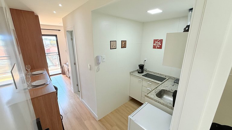 Studio moderno e confortável com vista mar - CL409