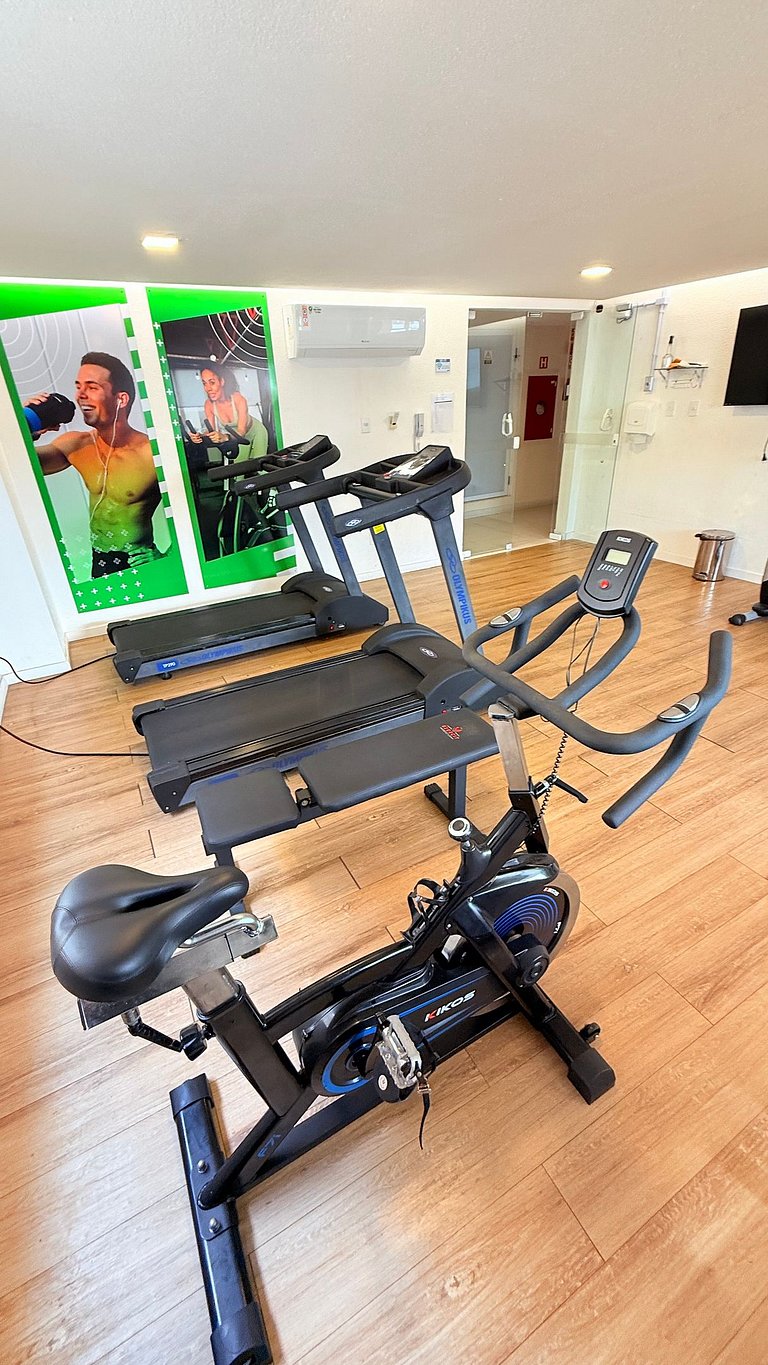 Apto charmoso com varanda a poucos passos da Orla