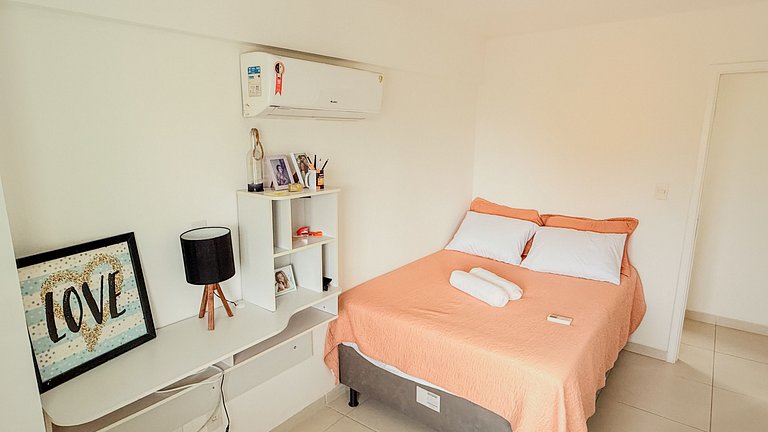 Apartamento 1 Quarto com Varanda no Atlântico Porto Residenc