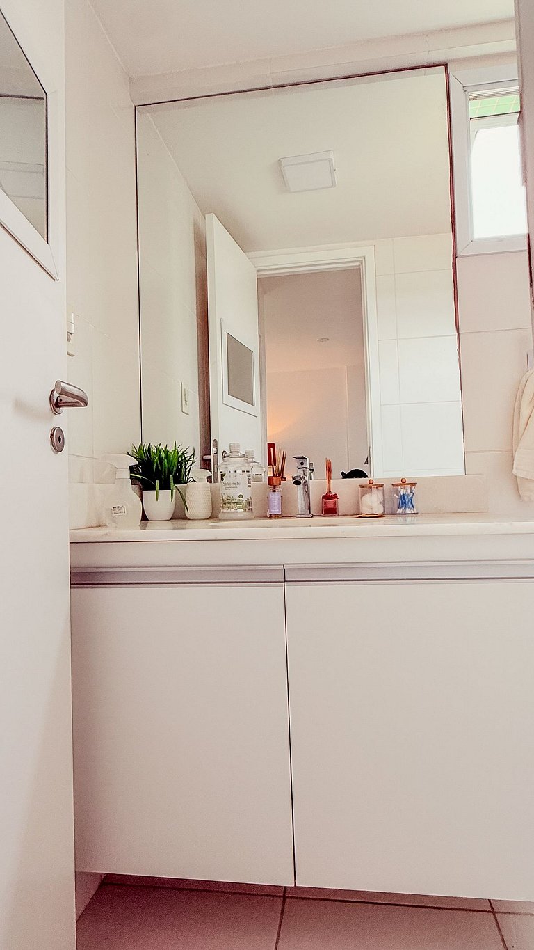 Apartamento 1 Quarto com Varanda no Atlântico Porto Residenc