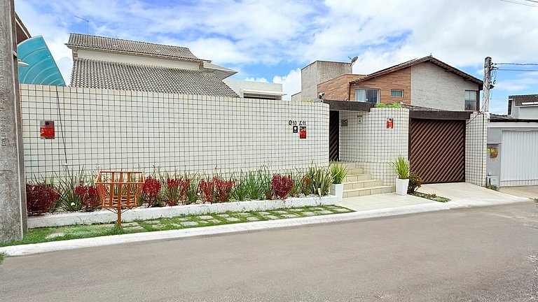 Complete house with pool in Vilas do Atlântico