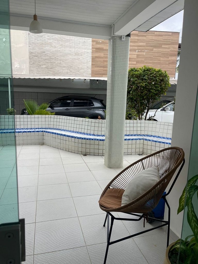 Casa completa com piscina em Vilas do Atlântico