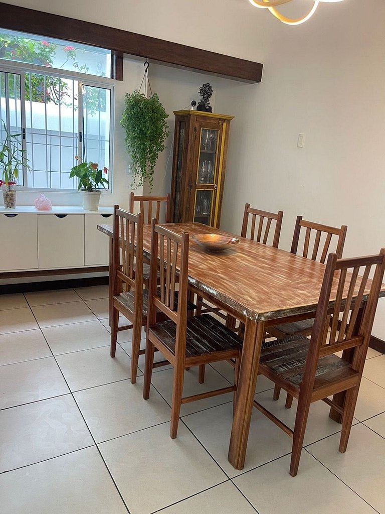 Complete house with pool in Vilas do Atlântico