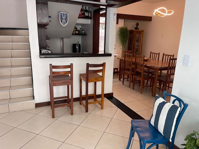 Complete house with pool in Vilas do Atlântico