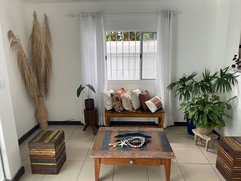 Complete house with pool in Vilas do Atlântico