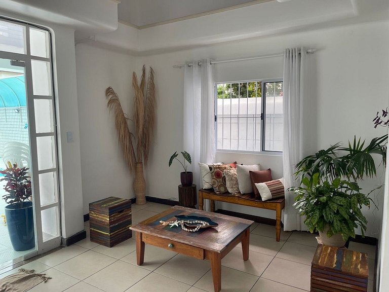 Complete house with pool in Vilas do Atlântico