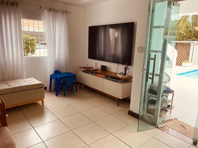 Casa completa com piscina em Vilas do Atlântico