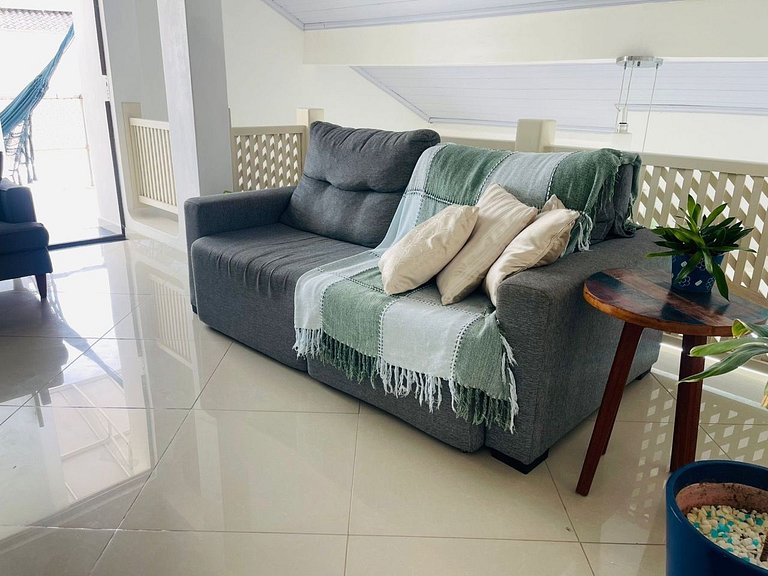 Casa completa com piscina em Vilas do Atlântico