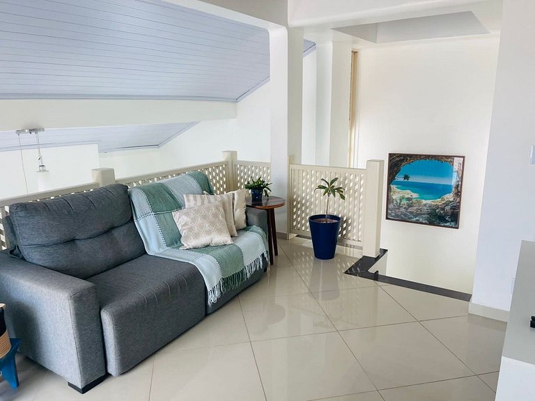 Complete house with pool in Vilas do Atlântico