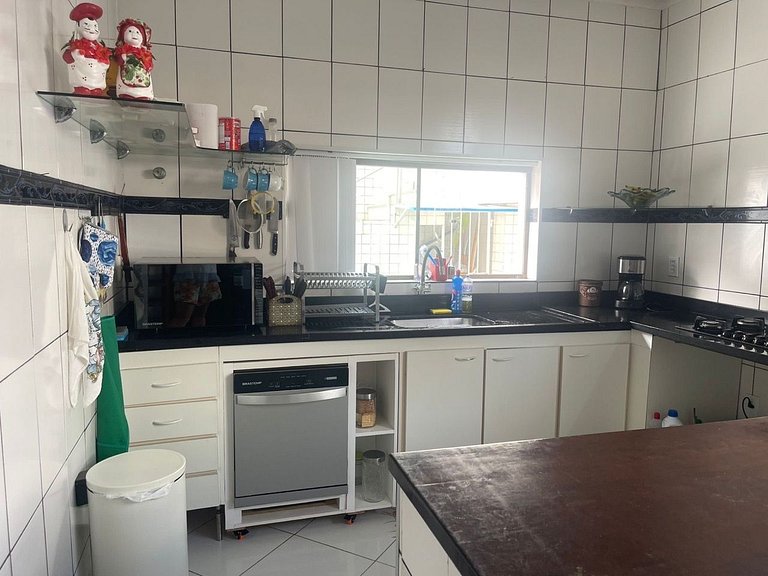 Casa completa com piscina em Vilas do Atlântico