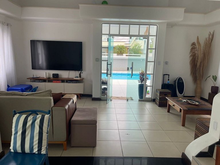 Complete house with pool in Vilas do Atlântico