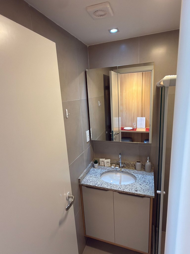 Hermoso y Moderno Estudio con Vista al Mar - CL615